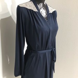 Jones New York Kimona Wrap Short Robe Navy Blue Satin Lace Trim Size S/M